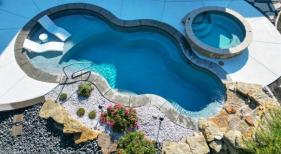 Freeform-Fiberglass-Pool-with-Spa