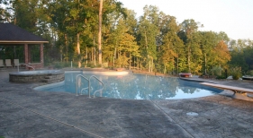 Gunite-Pool-with-Raised-Spa-and-Diving-Board